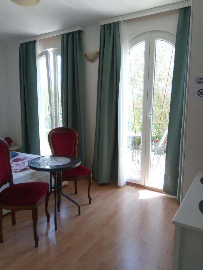 Ana Rooms Крк Екстер'єр фото